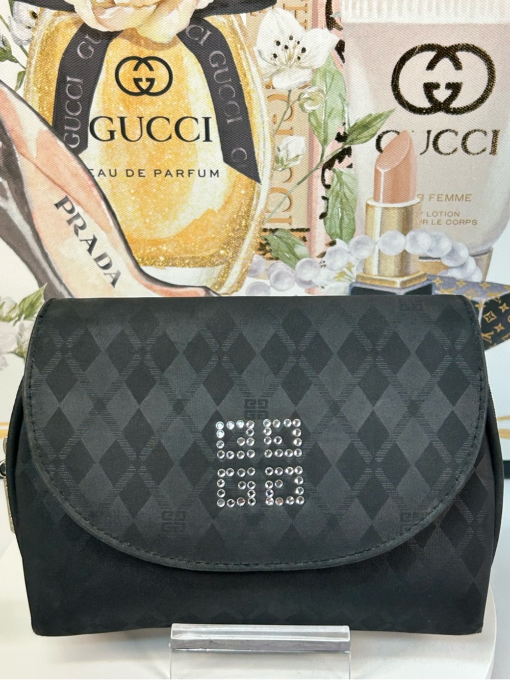 Givenchy Signature Nylon Cosmetic Bag with Mirror ✨🤩🖤